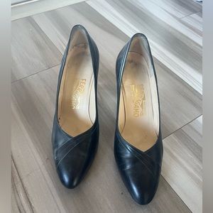 Black Vintage Ferragamo Heels sz 10